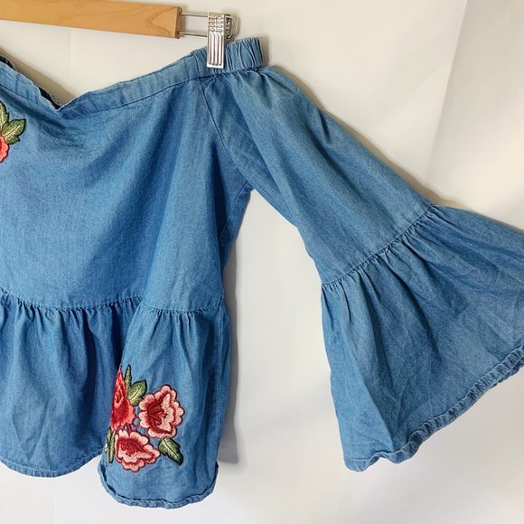 A.N.A. Denim Off the Shoulder Top Size Small - Picture 4 of 7